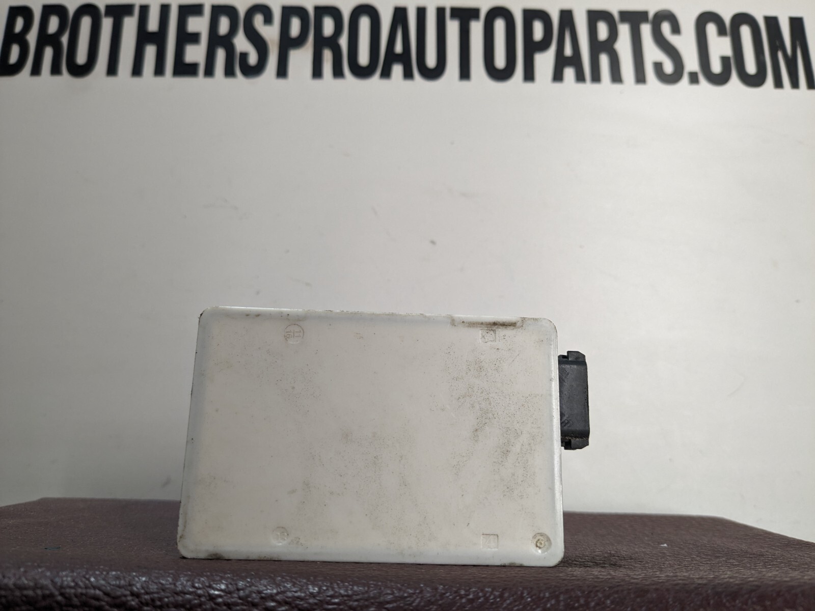 15 - 18 DODGE CHALLENGER RIGHT BLIND SPOT DETECTION MODULE UNIT OEM 6208428