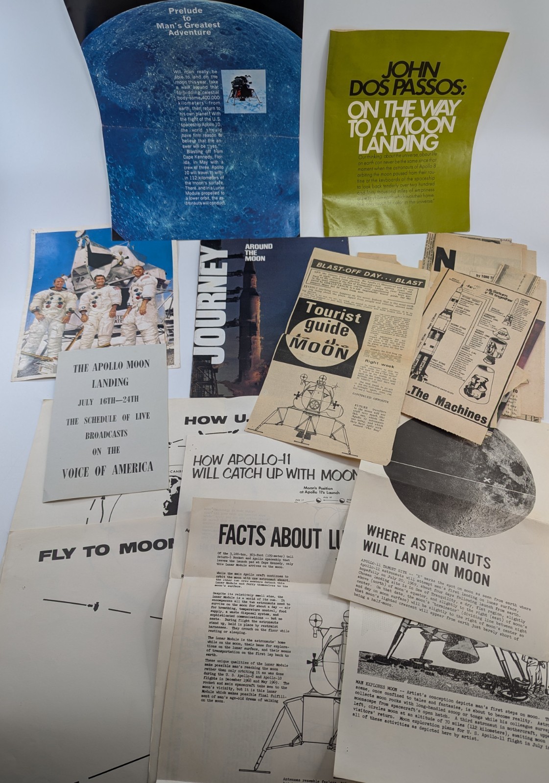 Apollo Moon Landing Ephemera : Zambia Mail Newspaper Cuttings USA Information