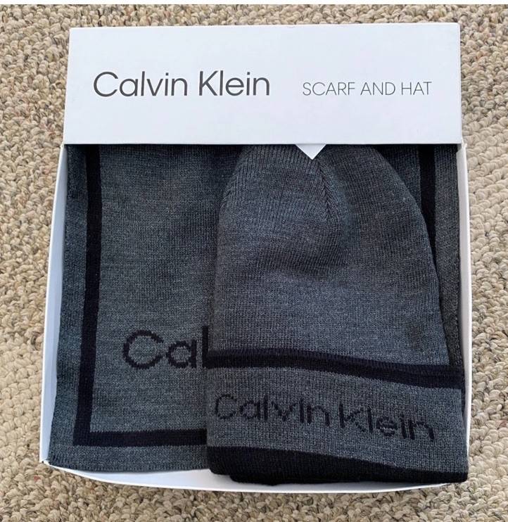 Calvin Klein Reversible Toboggan & Scarf Set Gray & Black (2 pcs.)