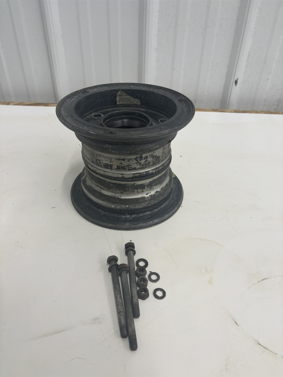 66 Cessna 150 F Cleveland 600-6 6.00-6 600 6.00 x 6 wheel rim hub 40-97