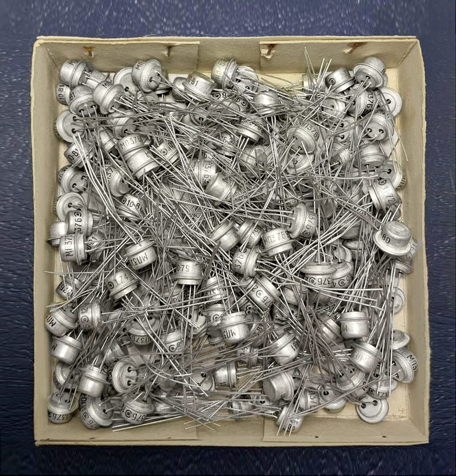 50pcs Germanium Transistor NPN MP37B (T322N 2SD37 2SD75) Tone Bender Fuzz USSR