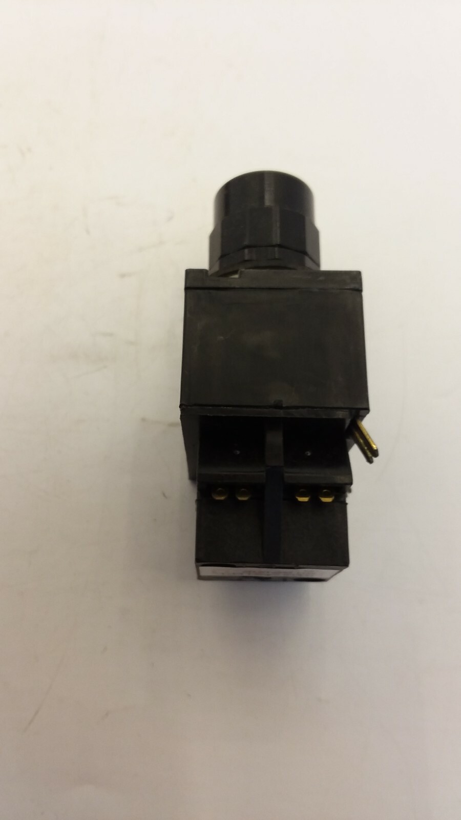 GEMCO B404L24221 PP1 Green Push Button 12 Volt Input NIB