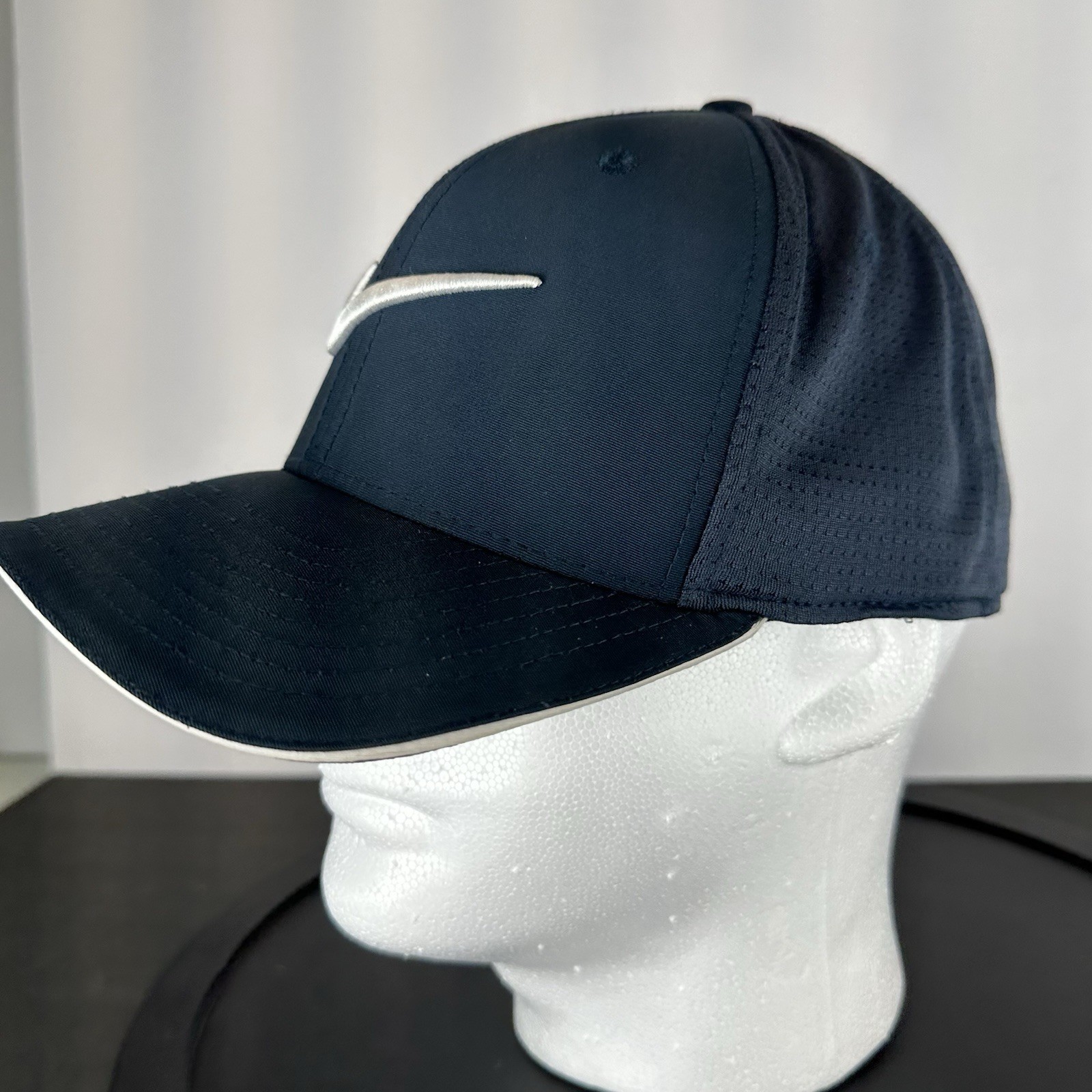 Nike Classic99 Dri-fit Golf Hat Cap Size Stretch Fit M/L Teal Perforated Fitted