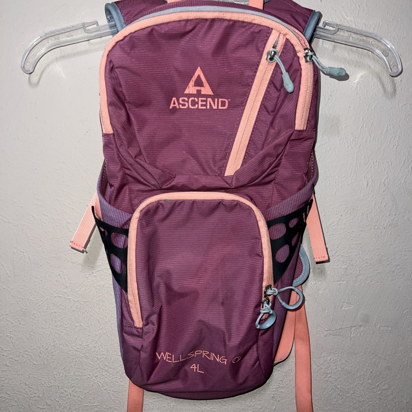 Hiking Day Pink Backpack. Ascend Current 4L hydration Pack. No Water Bladder