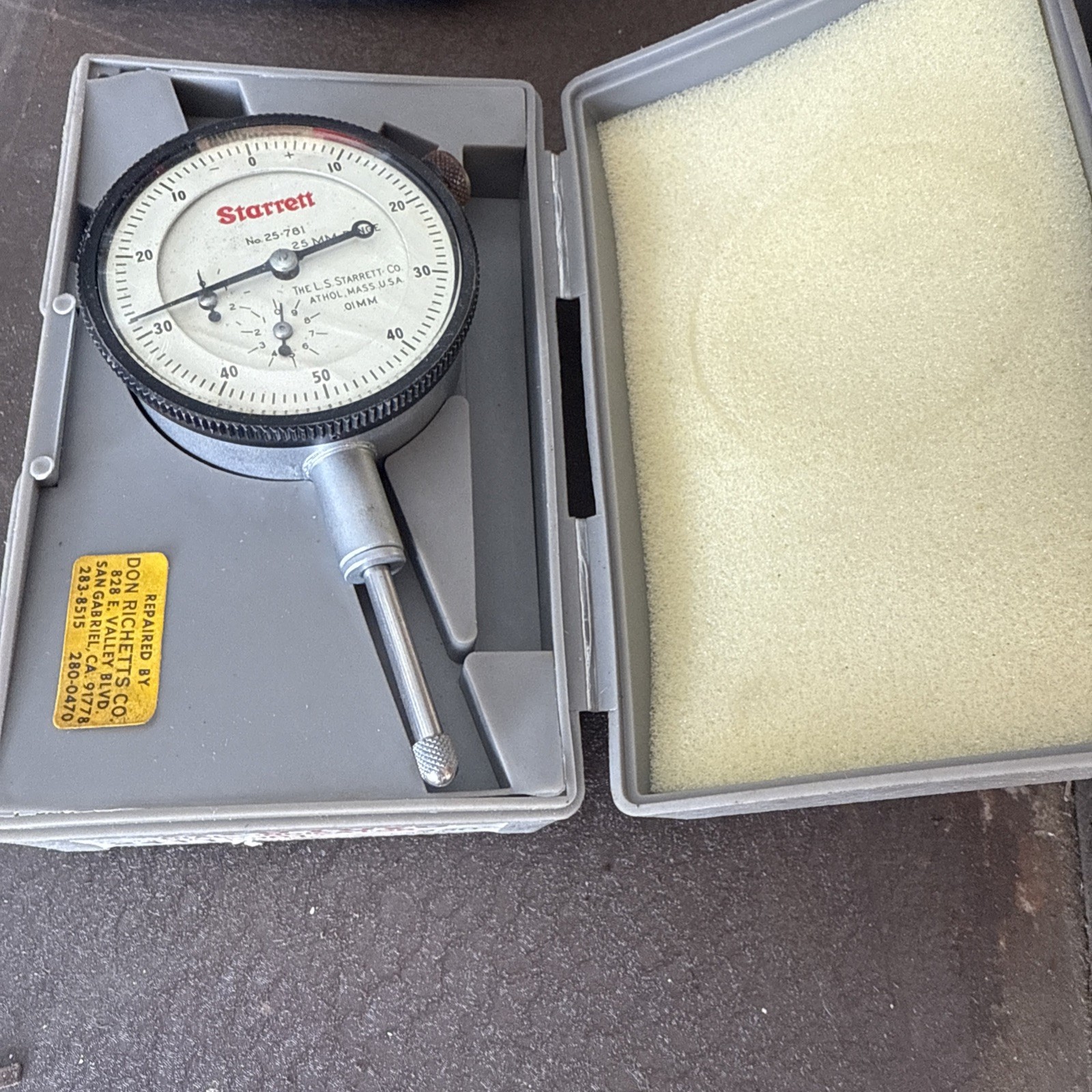 Starrett 25-781J Dial Indicator 0-25.0mm Range, 0-50 Continuous Dial