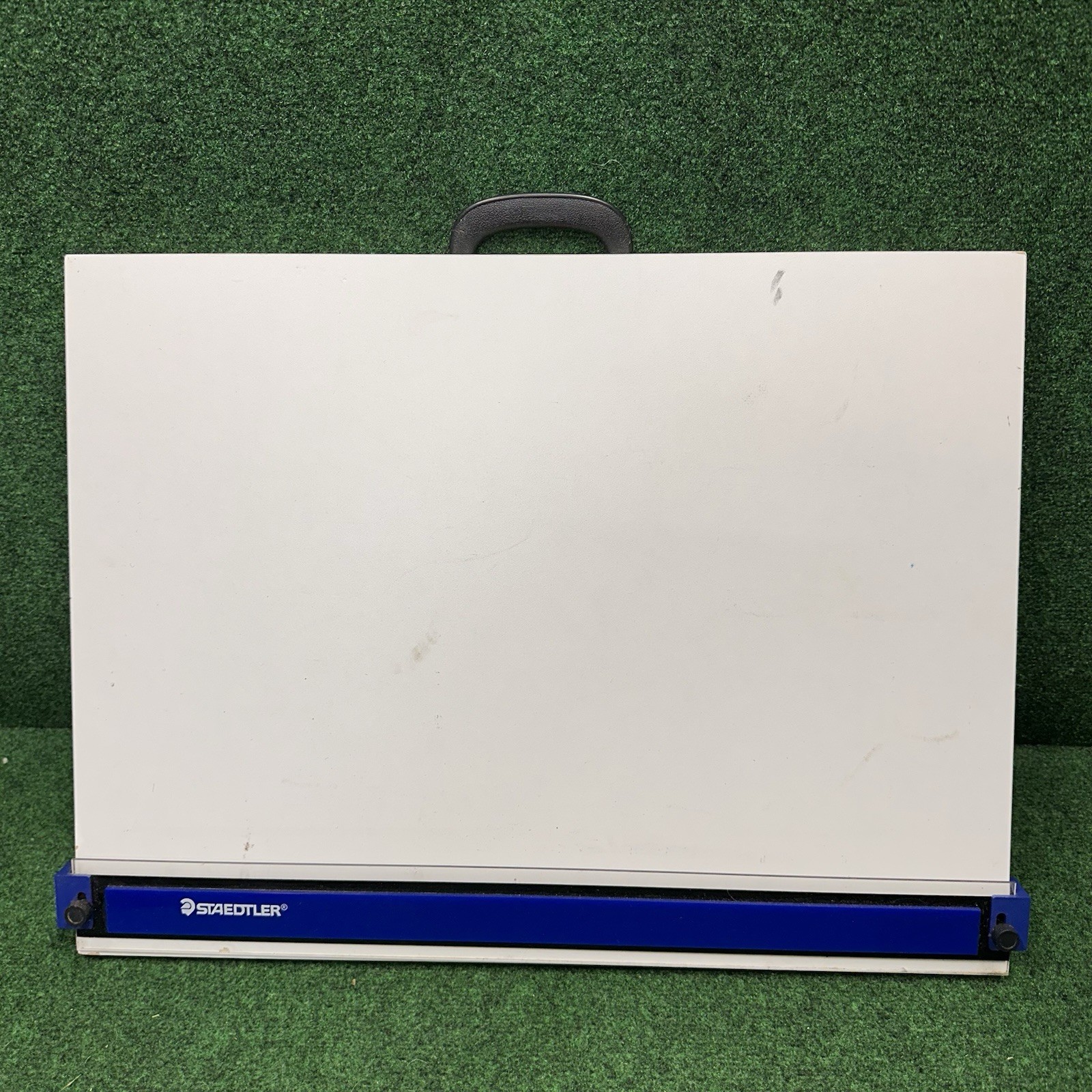 Staedtler Portable Parallel Straightedge Drawing Drafting Board 18 x 24 Inch 999