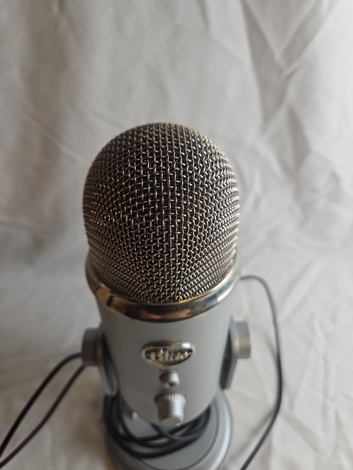 Blue Yeti Professional USB White Recording Microphone with Shock Mount #DRW4