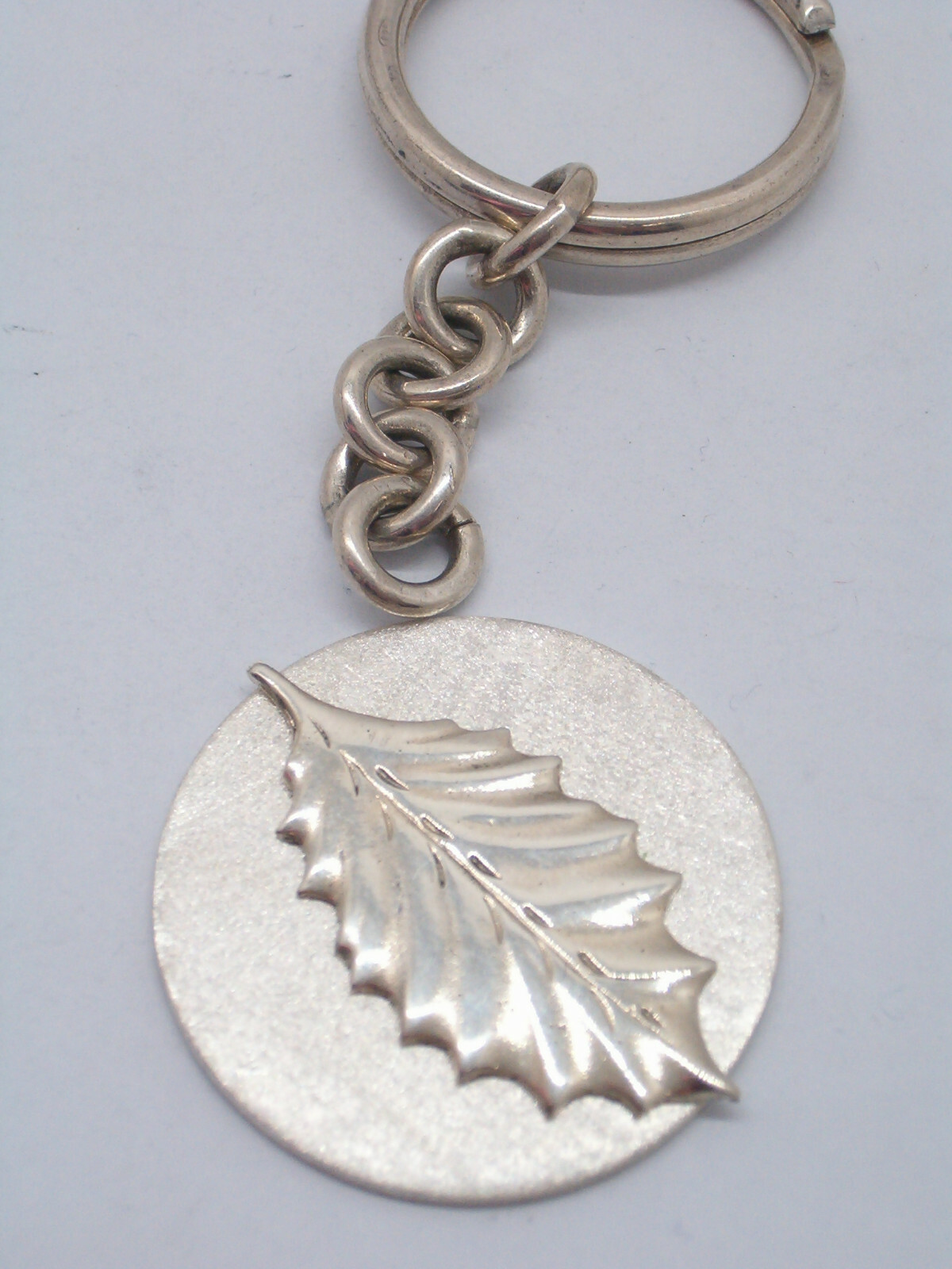 925 Silver HOLE LEAF Keychain - Sting -
