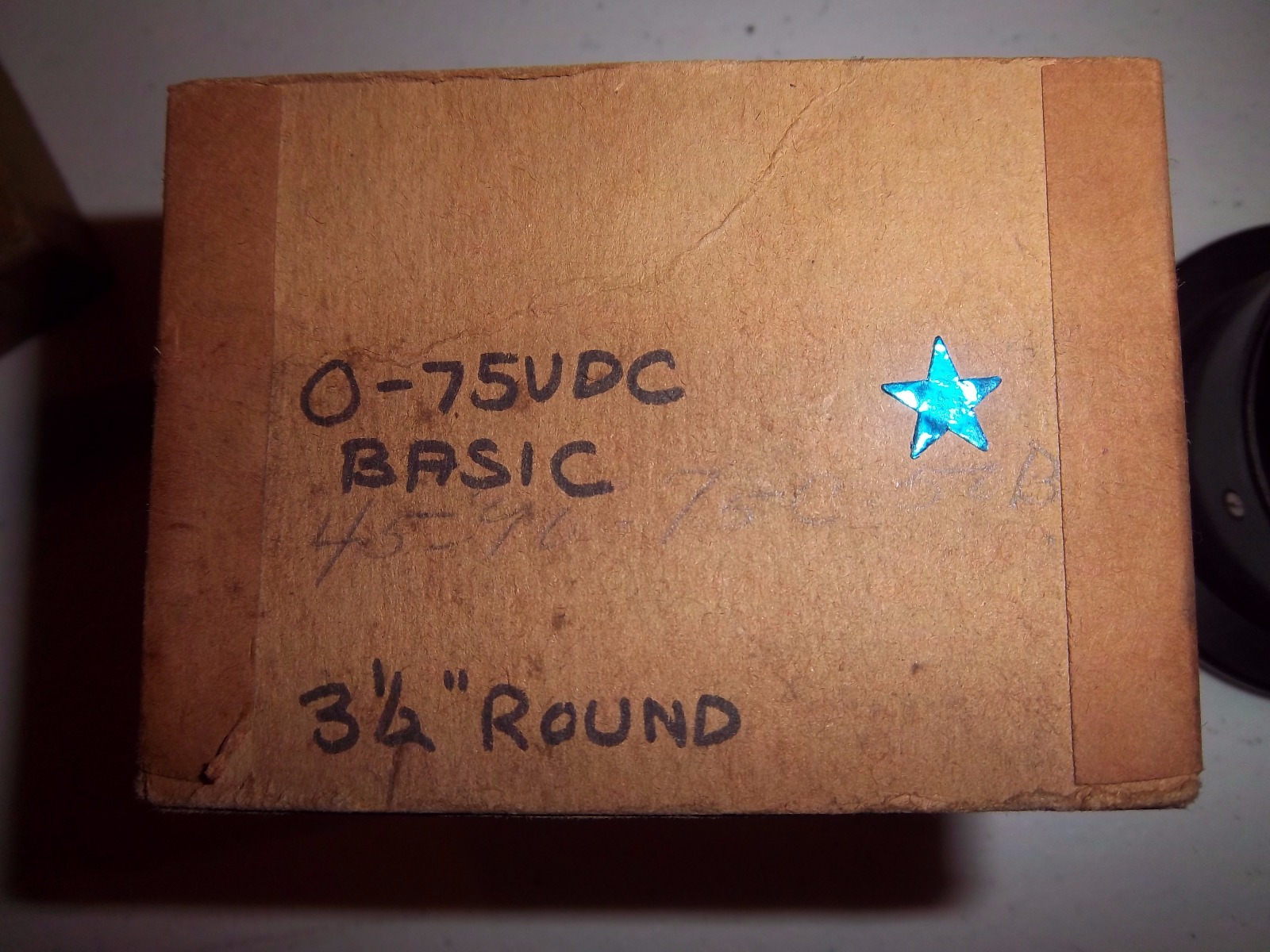 Raytheon 0-75 vdc 3 1/2" round gauge