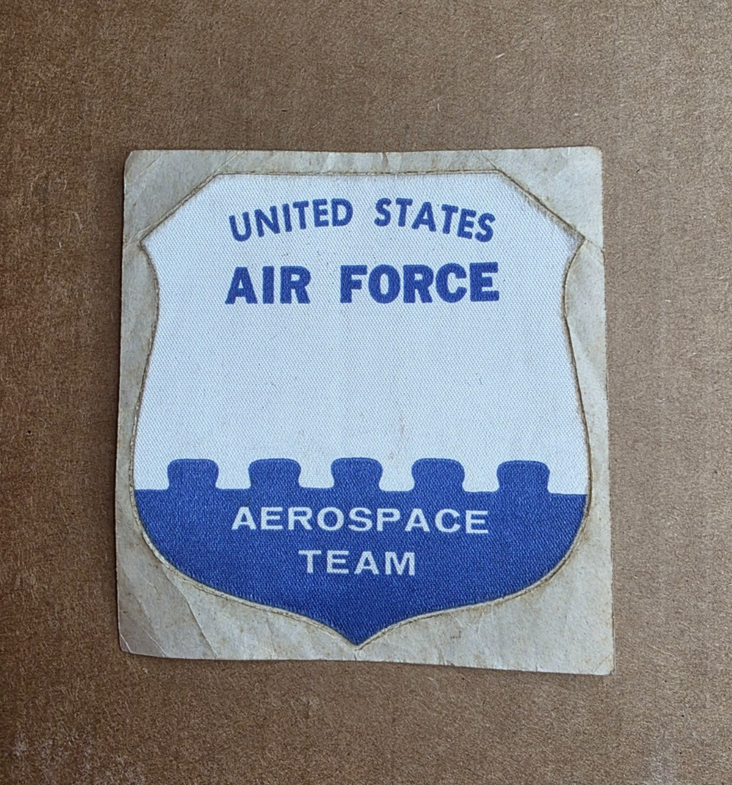 UNITED STATES AIR FORCE AEROSPACE TEAM STICKER U.S. USAF VINTAGE LINEN MEDICAL