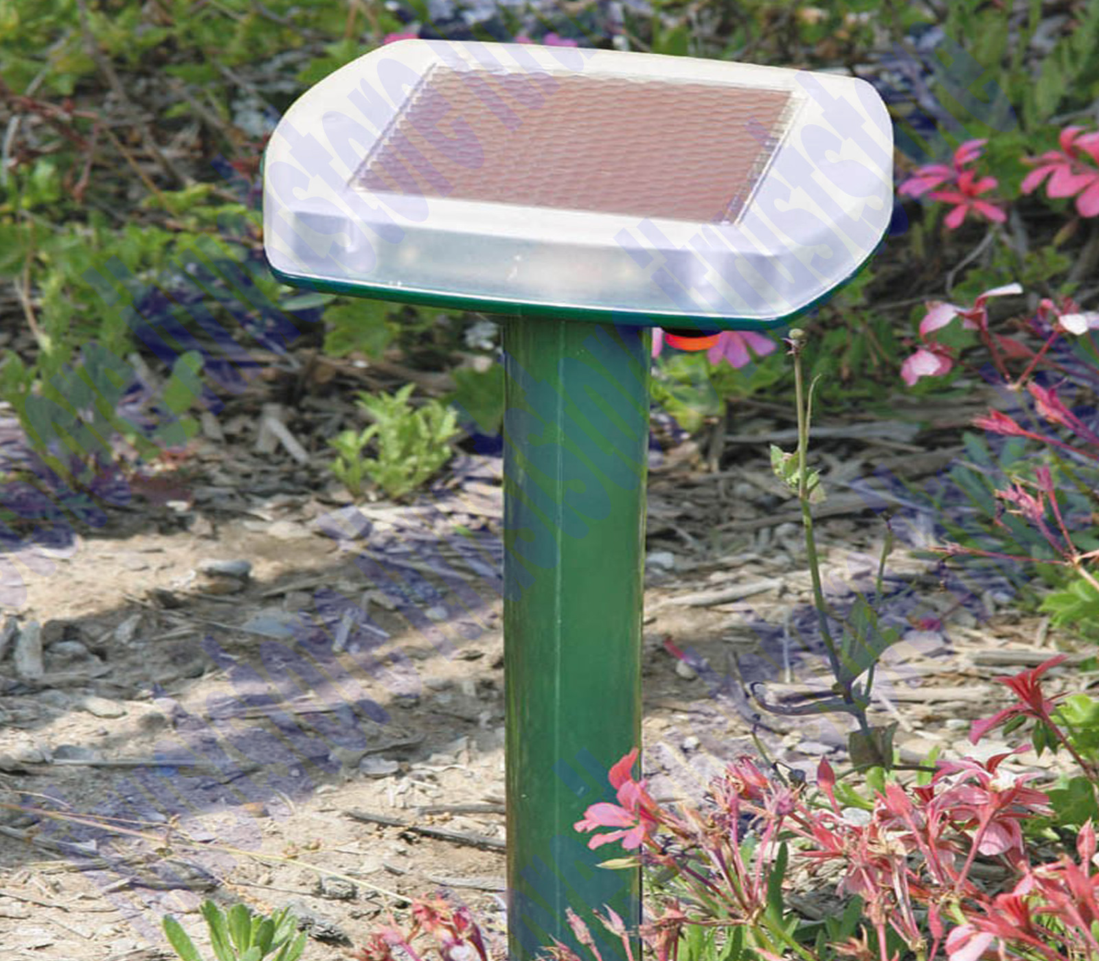 SOLAR POWERED YARD PEST GOPHER RODENT LAWN GARDEN MOLE CHASER REPELLER REMOVAL