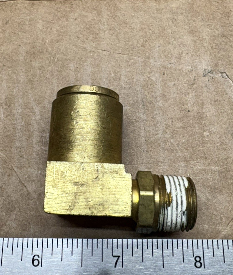 Eaton DOT Air Brake Push-to-Connect 90° Elbow 5/8" Tube x 1/4" NPT Male