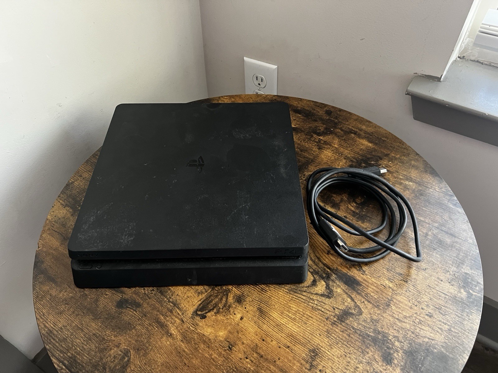 Sony PlayStation 4 Slim 500gb TESTED AND WORKING!