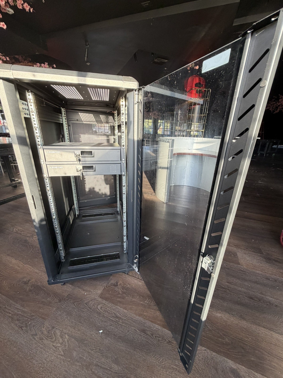 StarTech 25U 19” Server Network AV Rack Cabinet Glass Door 2 Locking Drawers