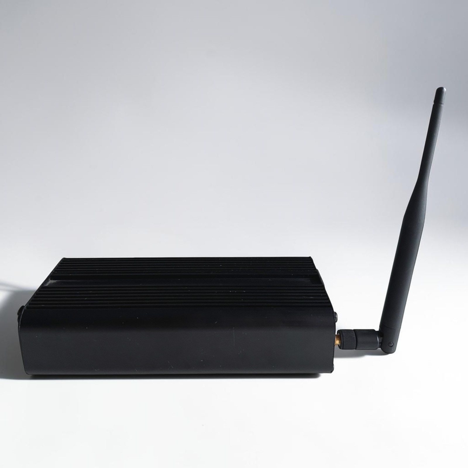 Zero 88 Zero Wire DMX - Wireless DMX Wifi Transceiver Encoder Decoder 2.4GHz