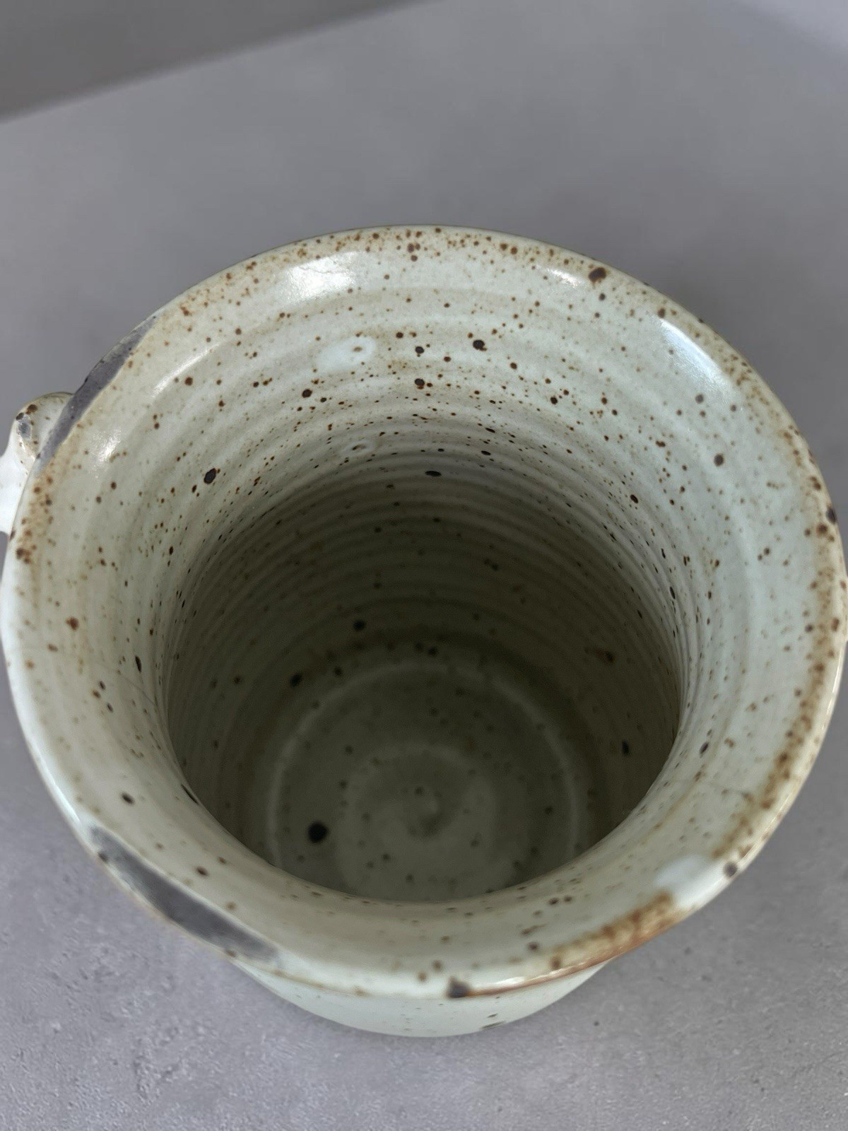 Gene Gandee Speckled Stoneware Seashell Mug White/Blue Rustic Round Decor