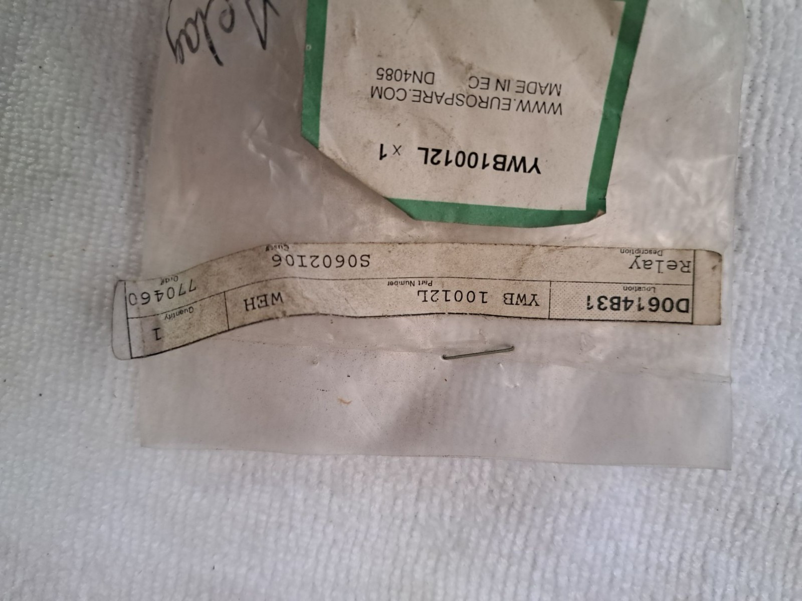 Land Rover Brand on bag: Eurospare Part number: YWB10012L