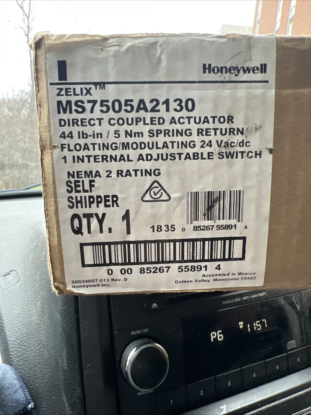 Honeywell Direct Coupled Actuator Model ￼Ms7505a2130.    New Old Stock.