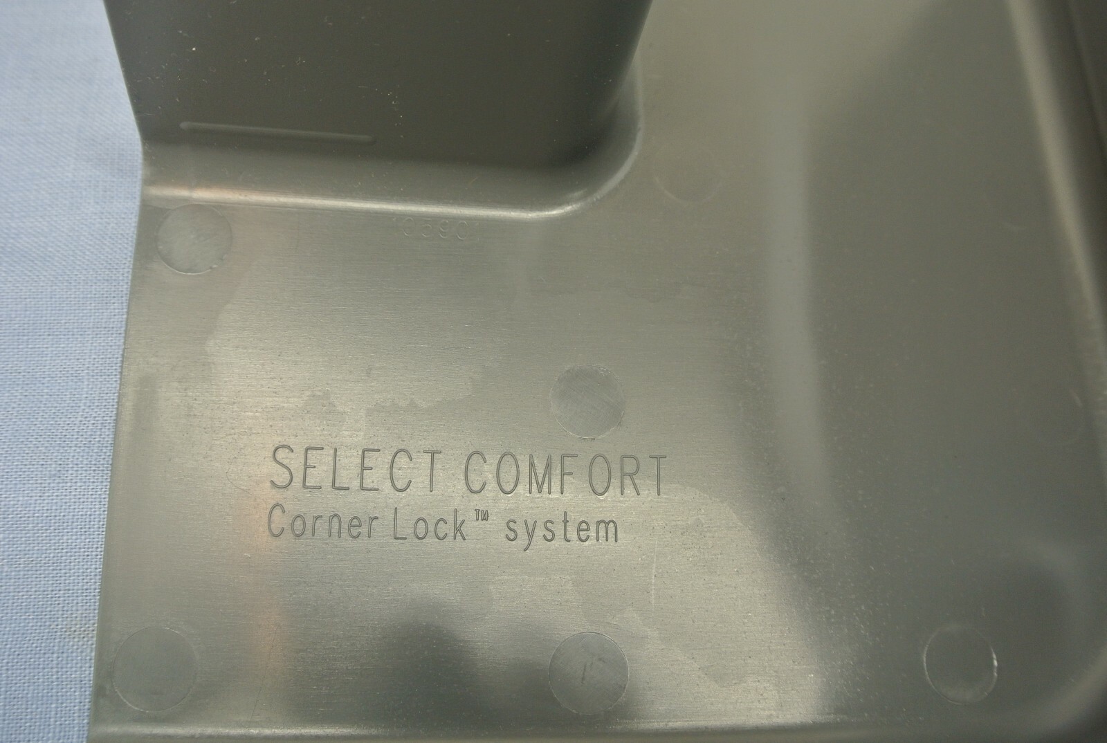 SET OF 4 SELECT COMFORT CORNER LOCK SYSTEM PLASTIC GRAY