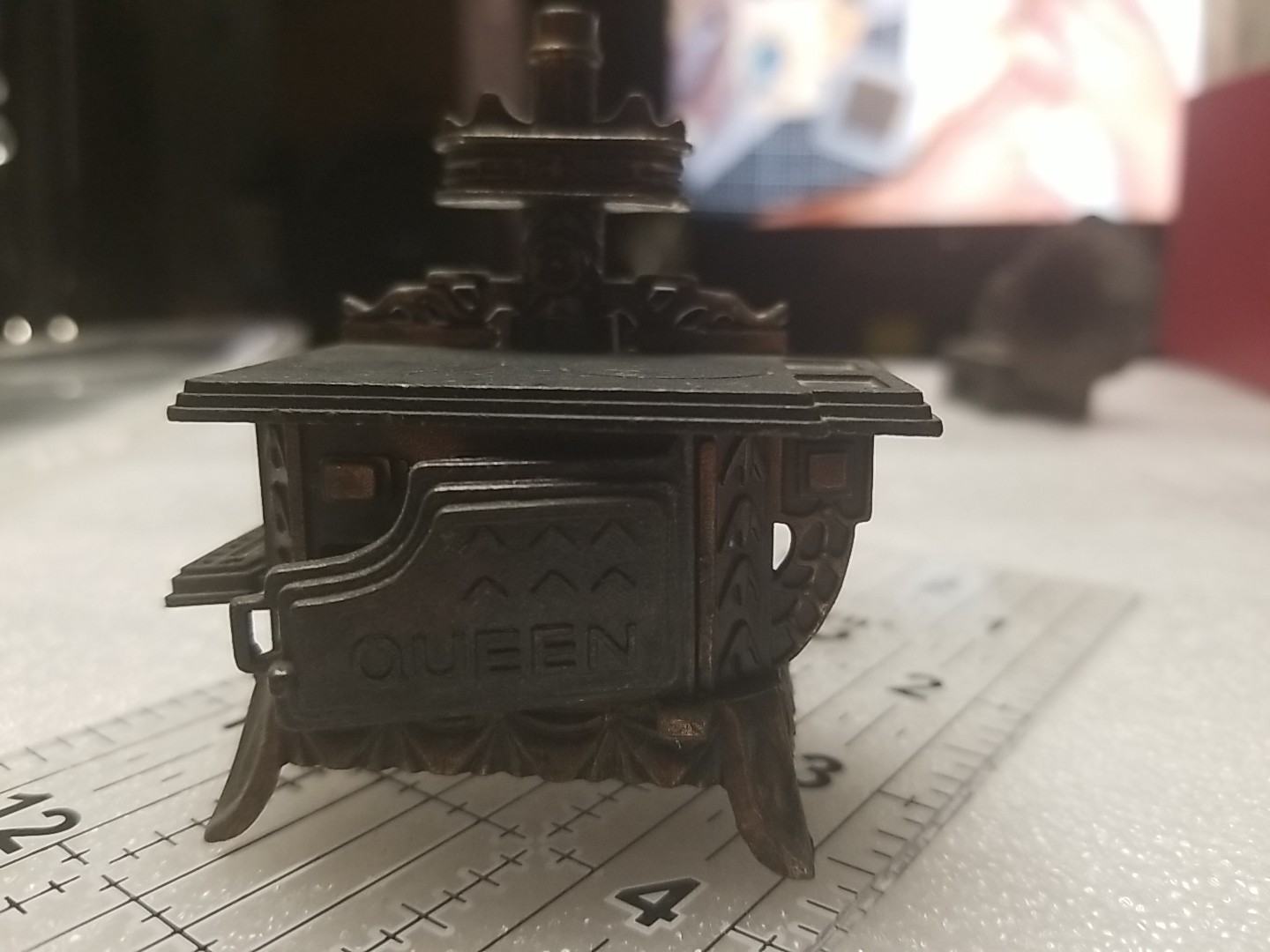 Pencil Sharpener Vintage Die Cast  Queen Mini Wood Stove Made In Hong Kong