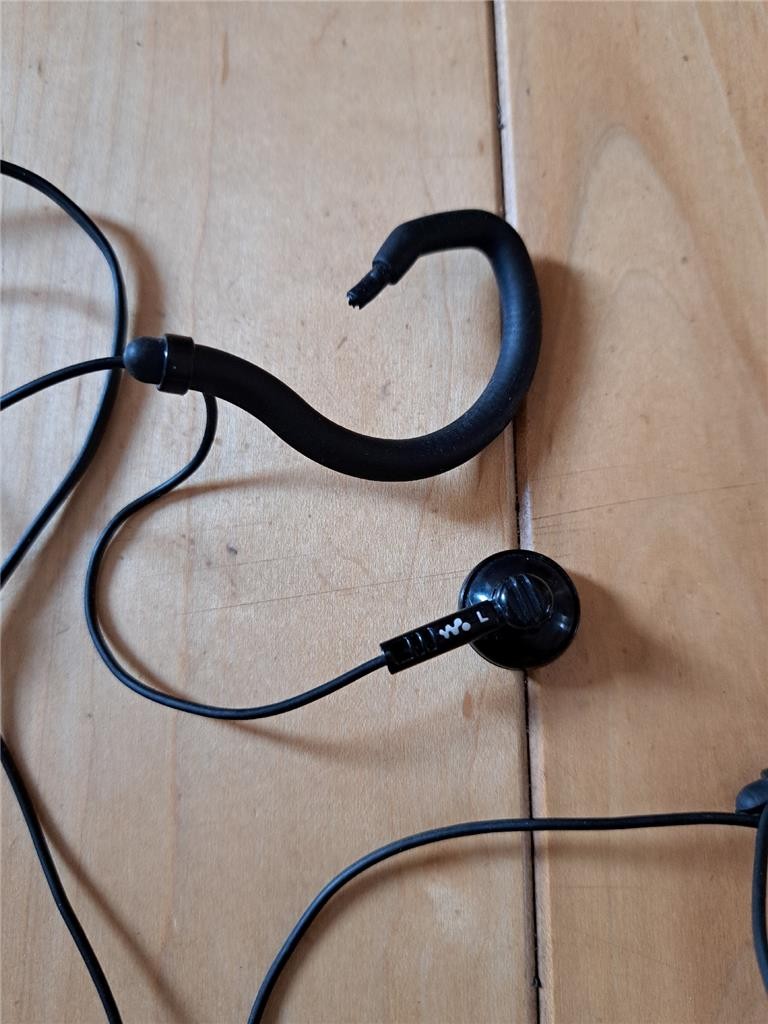 VTG SONY JOZI WALKMAN IN EAR HEADPHONES BUDS OVER THE HEAR HOOKS SPORTS