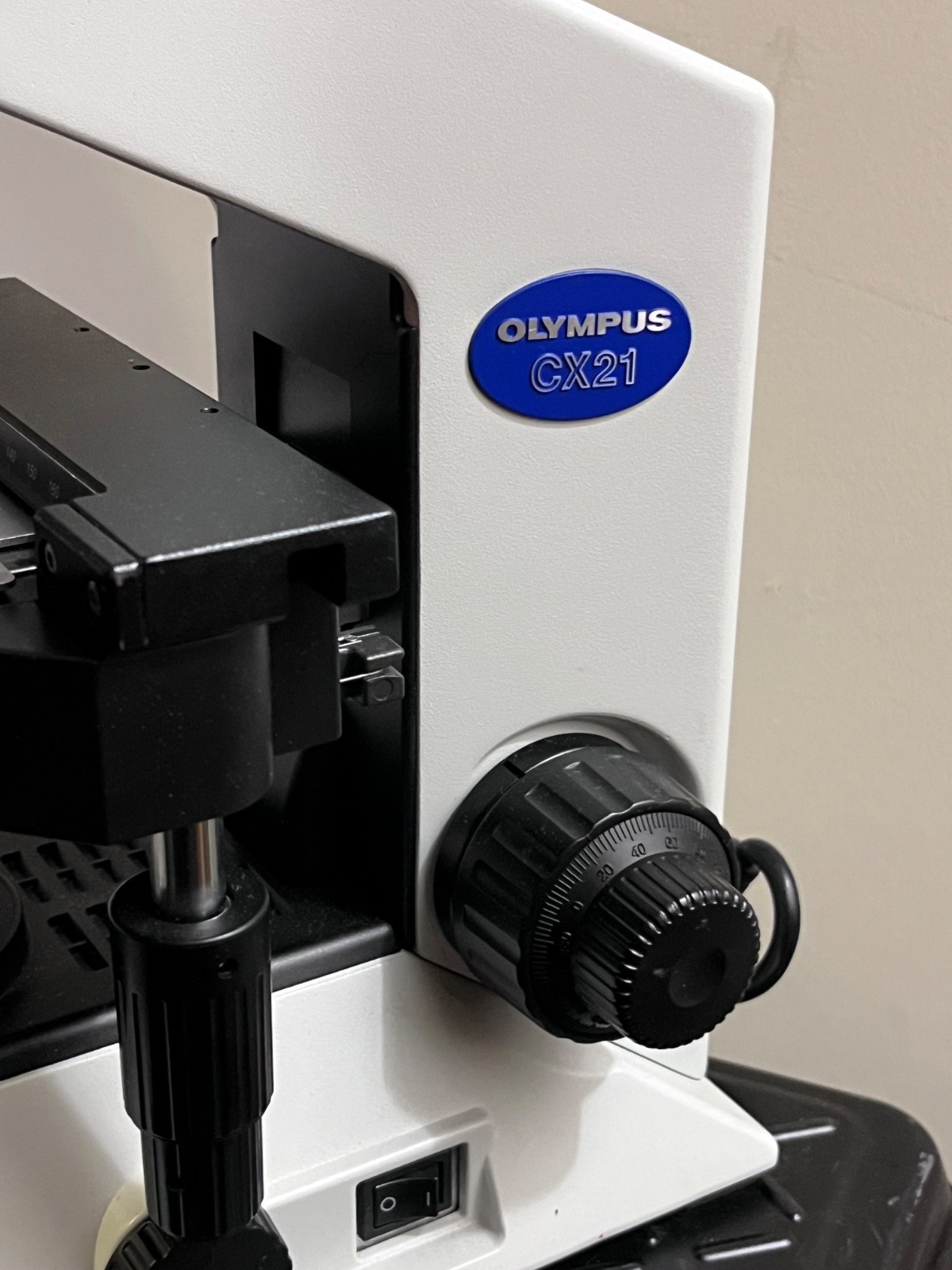OLYMPUS CX21FS1 BINOCULAR MICROSCOPE PLAN 4 10 40 100 OBJECTIVES Olympus CX21