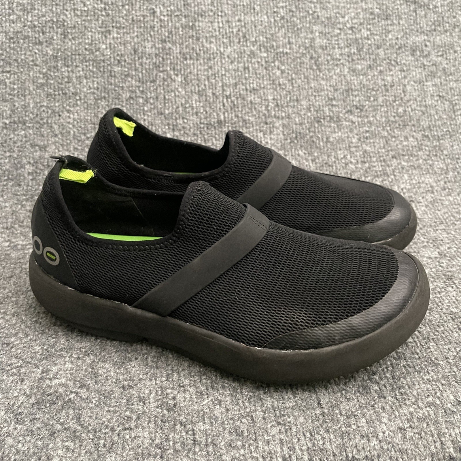 OOfos OOmg Low Recovery Shoes Womens 10 Black Sneakers Comfort Q2-4302018-2