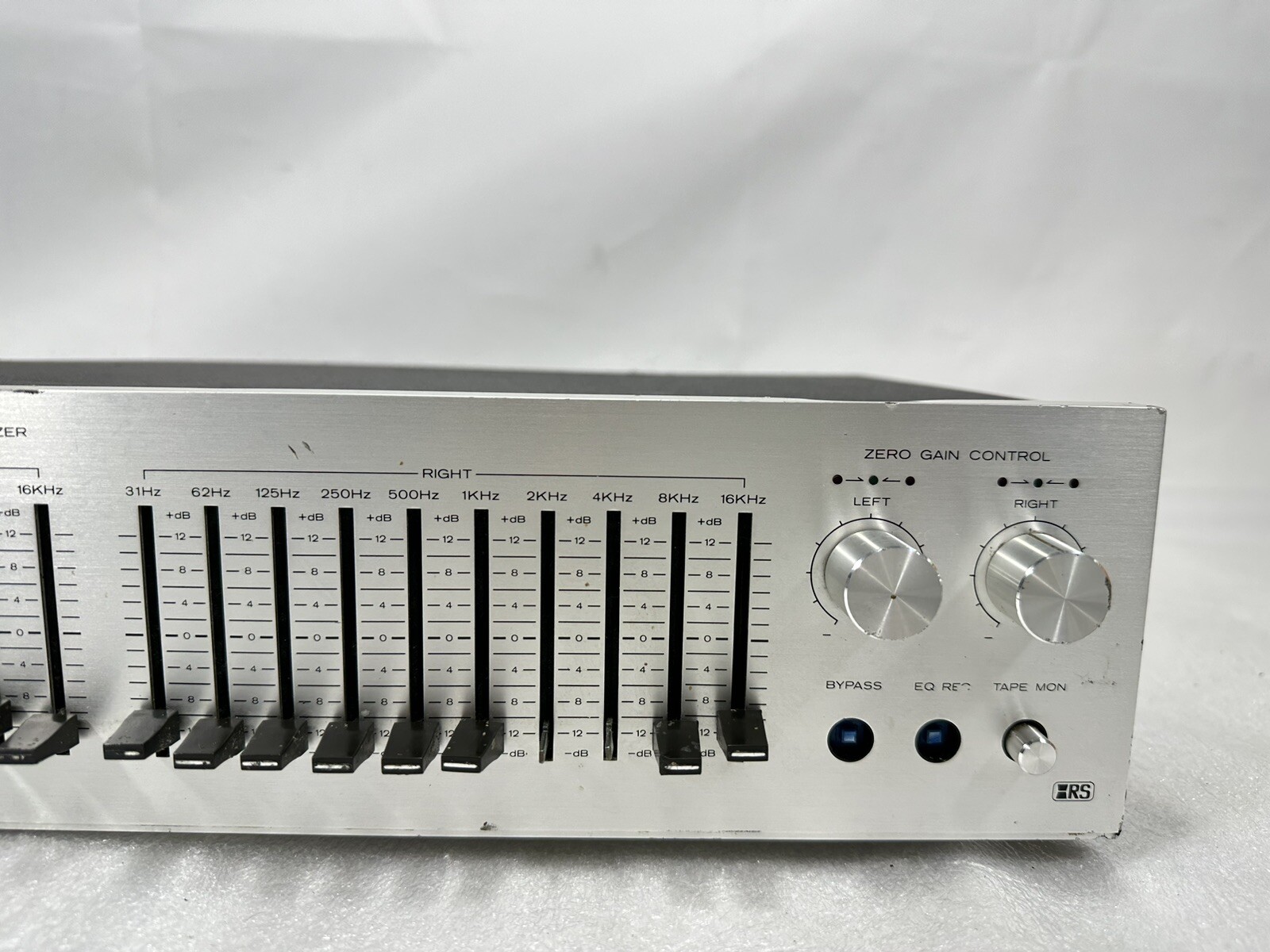 Realistic 31-2000A 10-Band Wide Range Stereo Frequency Equalizer ~ Broken Knobs