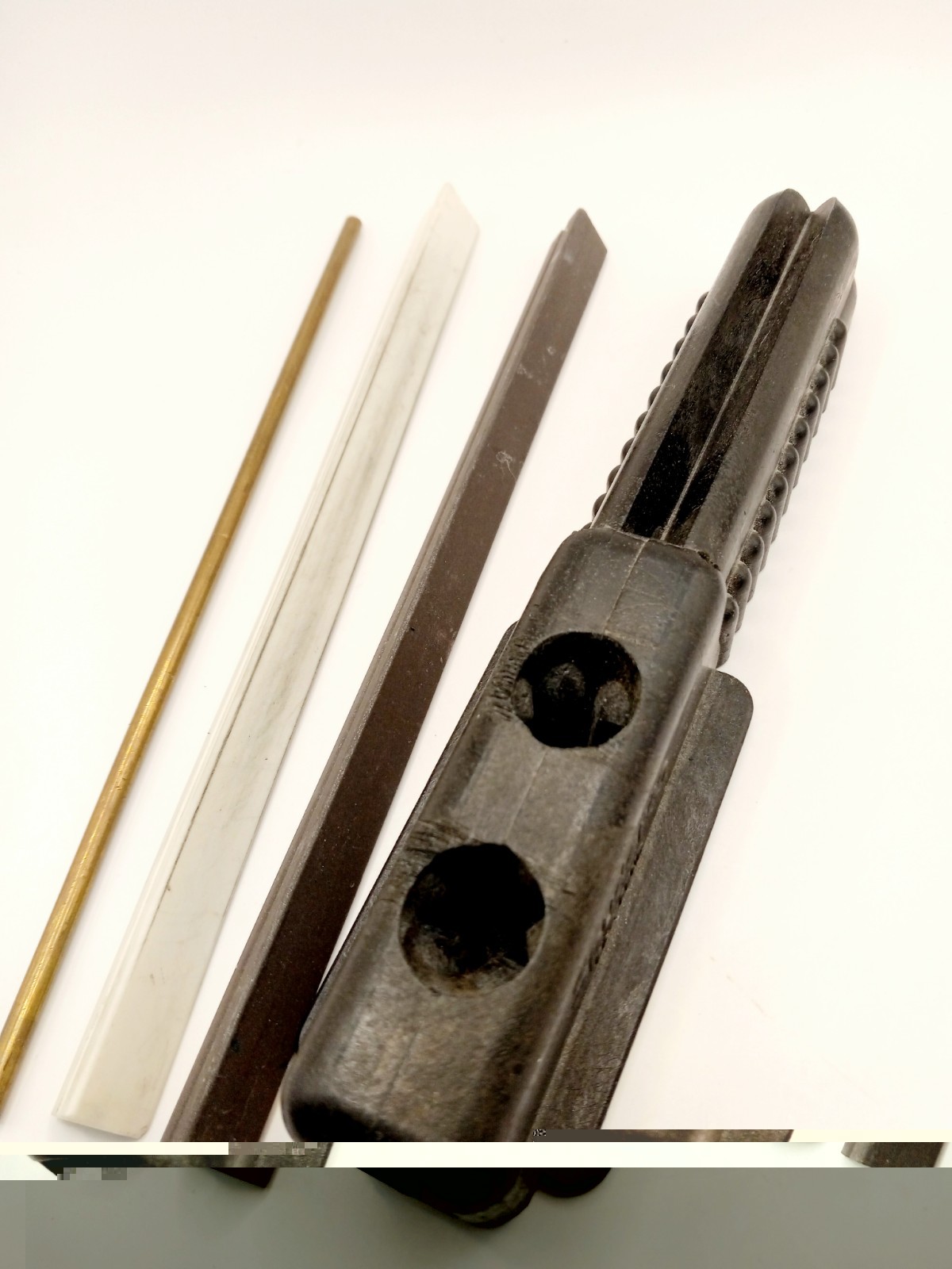 Spyderco Tri-Angle Ceramic Sharpening Kit Ceramic System Model 203M. READ Note