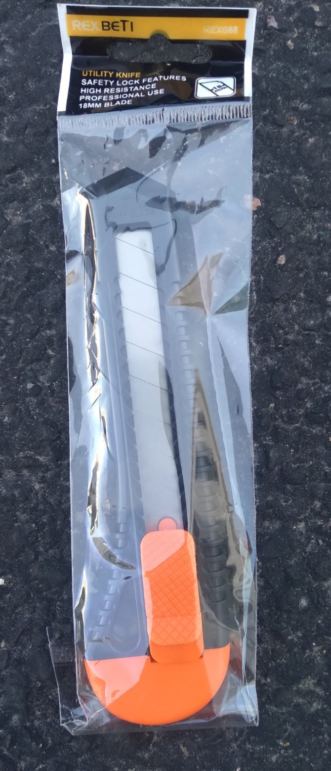 Utility Knife 18mm blade Safety Lock 6in