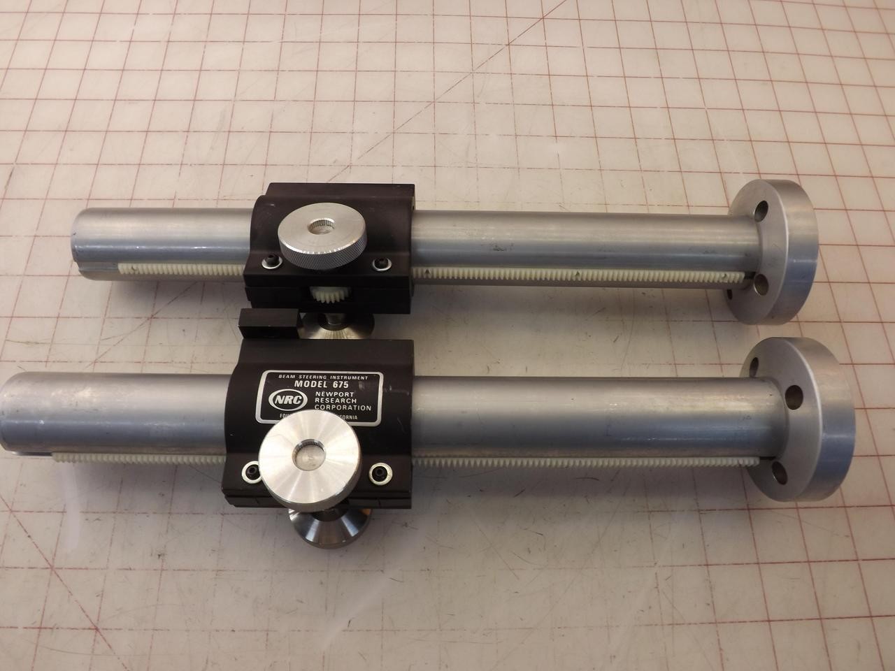 LOT OF 2 NRC NEWPORT RESEARCH CORPORATION  675 BEAM STEERING INSTRUMENT T33892