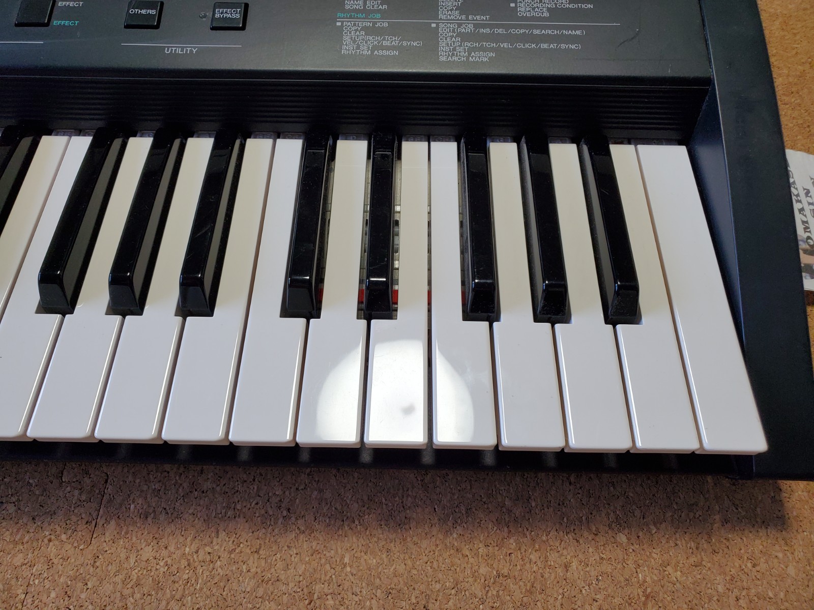Yamaha V50 Digital Synthesizer New Battery & Button Initialized Good Condition