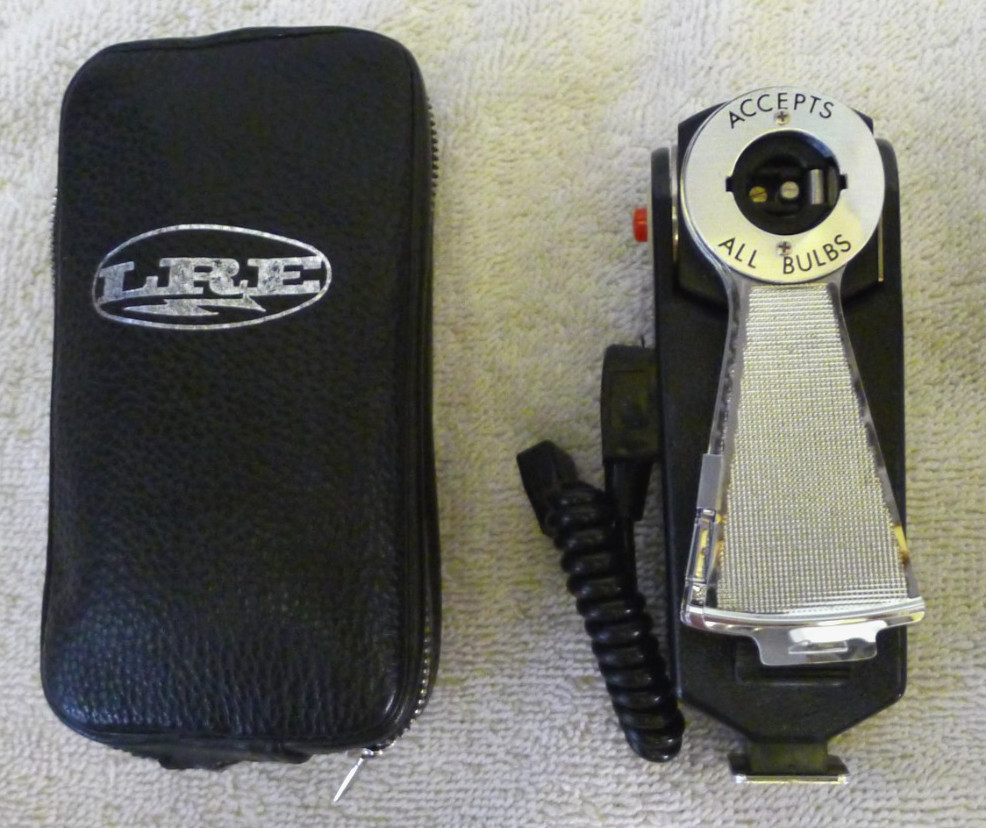 Focal K-mart Shoe Mount Camera Collapsable Fan Tilt Flash with Case & Cord