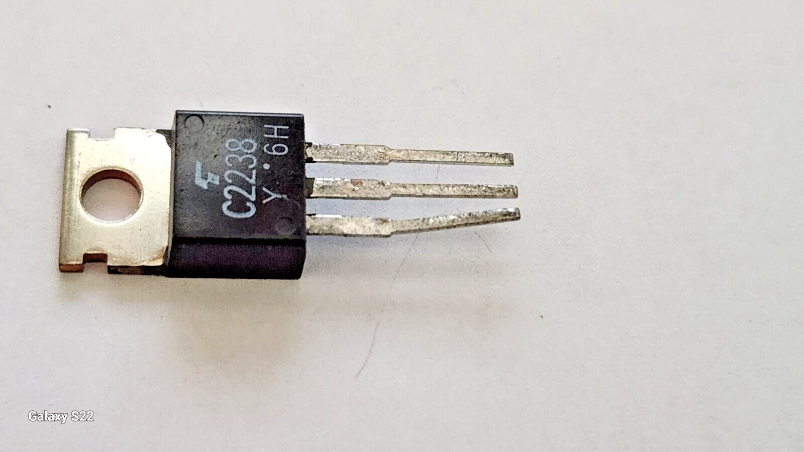 TOSHIBA NPN TRANSISTOR 2SC2238 USED IN VARIOUS APPLICATIONS