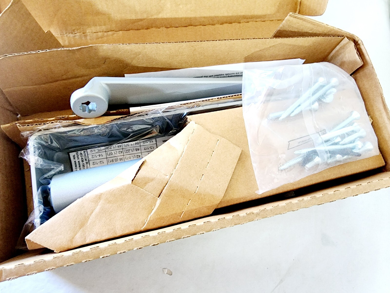 Yale R4400-689, 4400689 Silver Door Closure