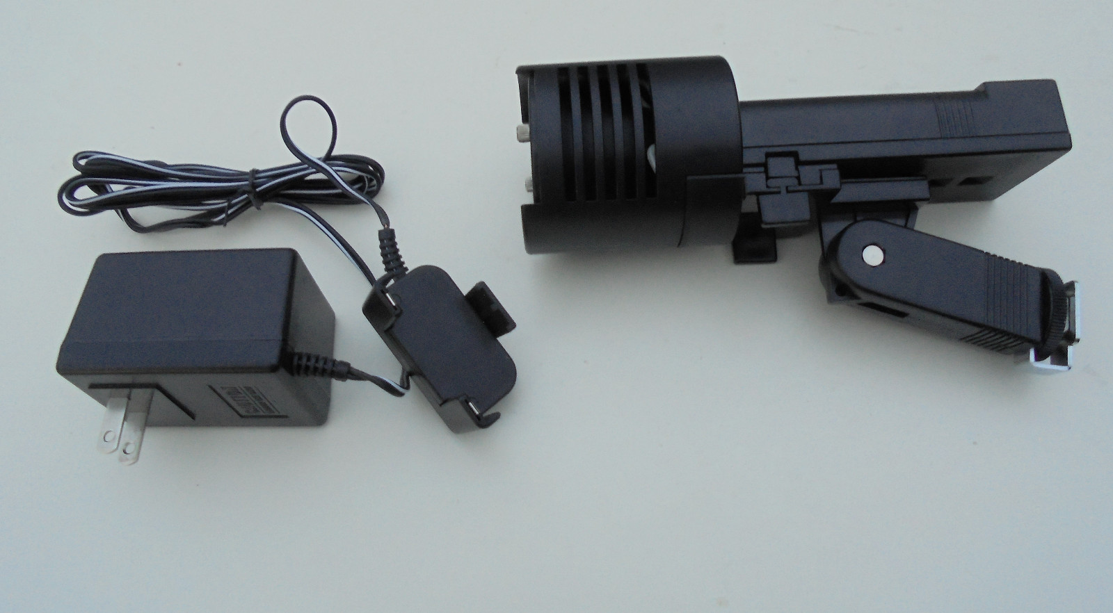 CamGear Camera Video Lighting Universal w/ AC Adapter 8415