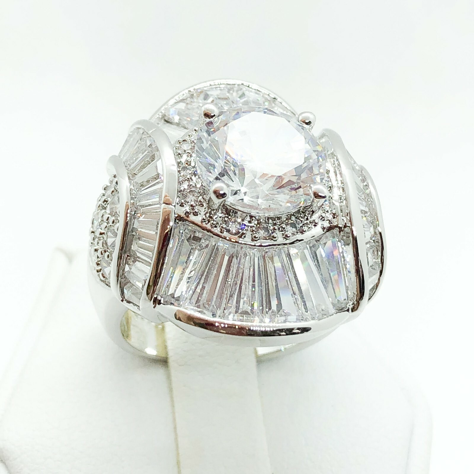 R7022 Women Fashion Jewelry White Yellow Gold Plated Engagement Wedding Ring