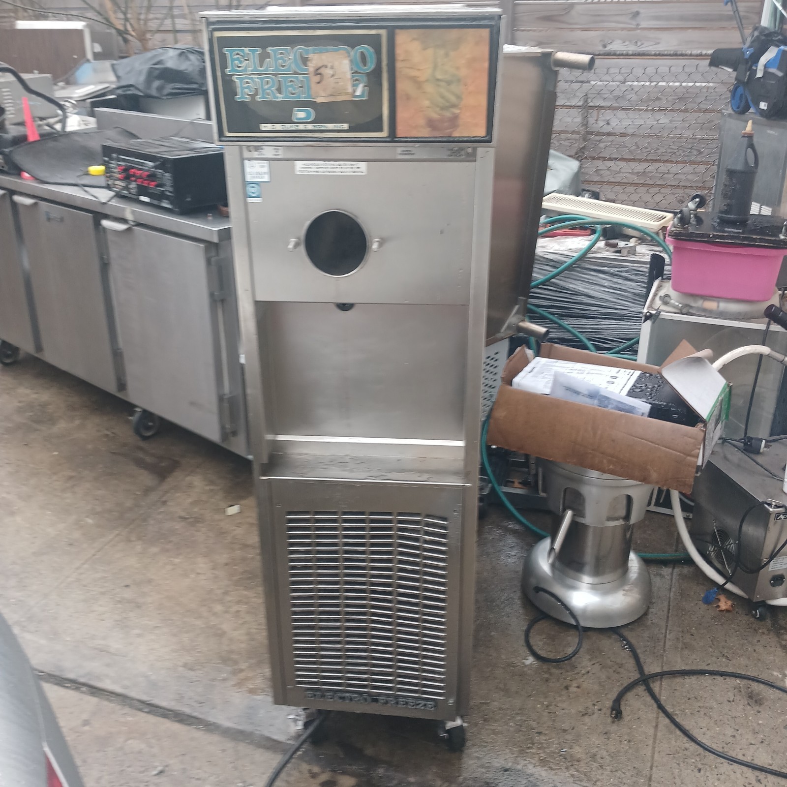 ELECTROFREEZE 33S ICE CREAM MACHINE 1 FLAVOR 100% WORKING MISSING BEATER/Door