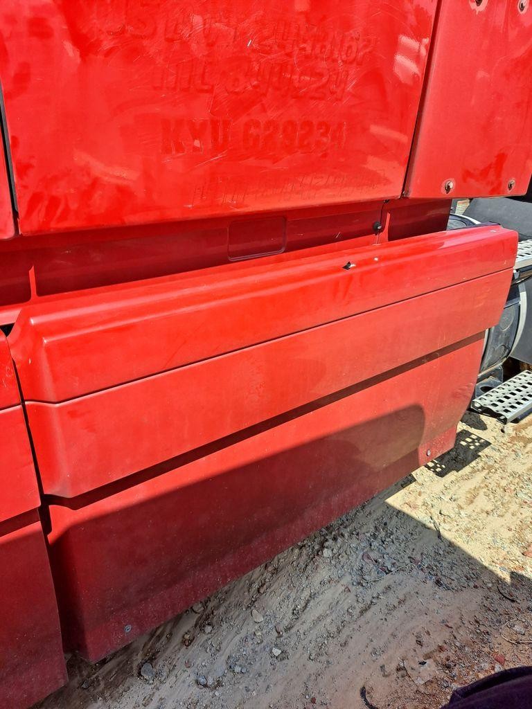 For 2008 VOLVO VNL SIDE FAIRING Left ,  GA
