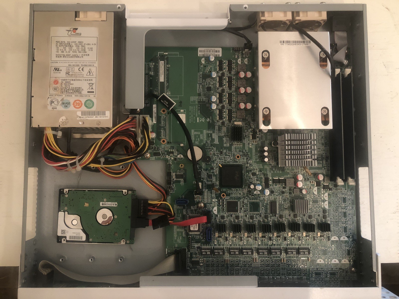 Sophos UTM 220 Rev.5 Firewall Security Appliance