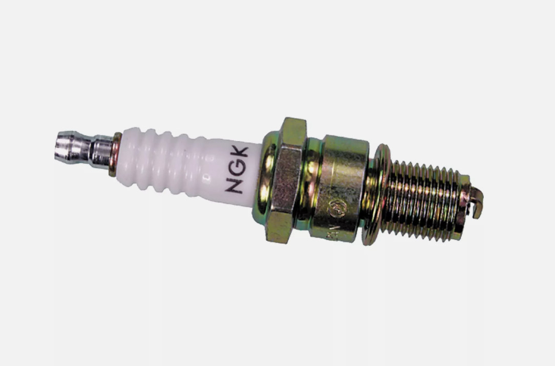QTY 1 | 1970-2007 NGK BP8HS Standard Spark Plug #2630