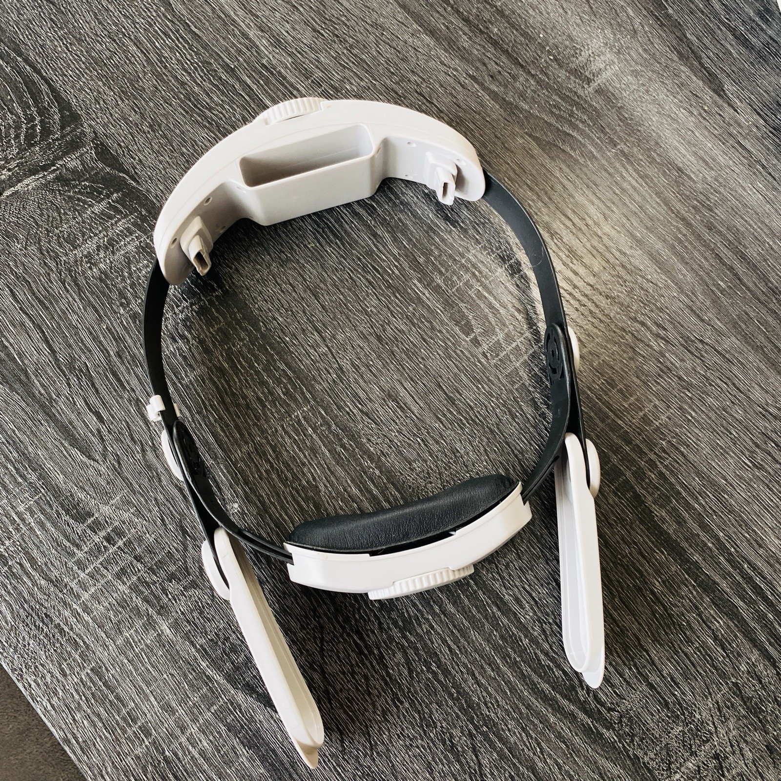 Meta Quest MQ2000 Headstrap W 2 USB C Ports