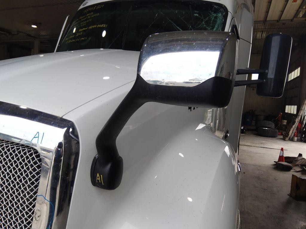 For 2020 KENWORTH T680 FENDER/HOOD MIRROR Left ,  MN