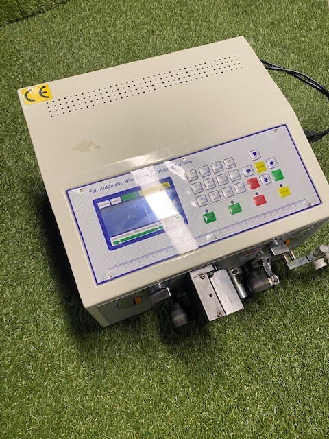 SWT Max2 Full-Automatic Computer Wire Stripping Machine
