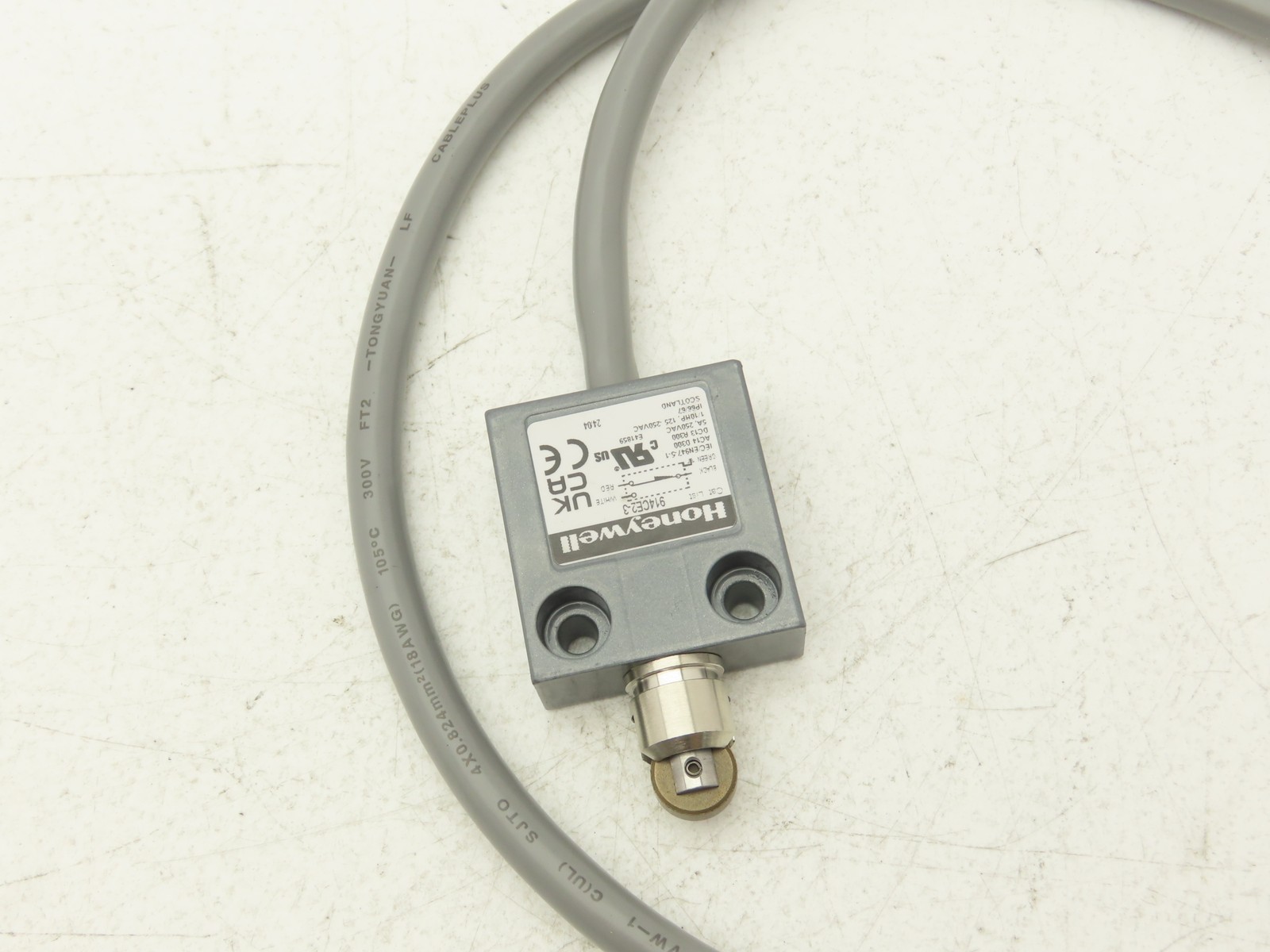 Honeywell 914CE2-3 MICRO SWITCH Miniature Precision Limit Switch Silver Contacts