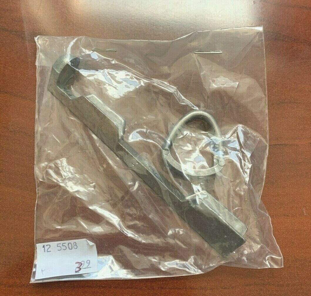 Silver Cue Clamp