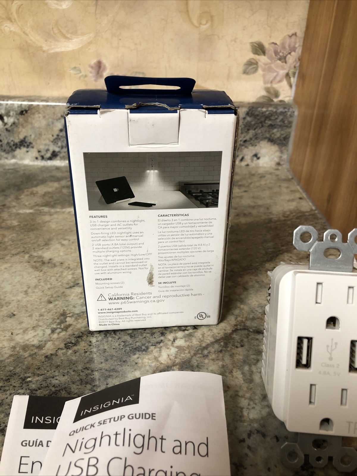 Insignia Nightlight 2-Outlet/2-USB Charging Wall Outlet White