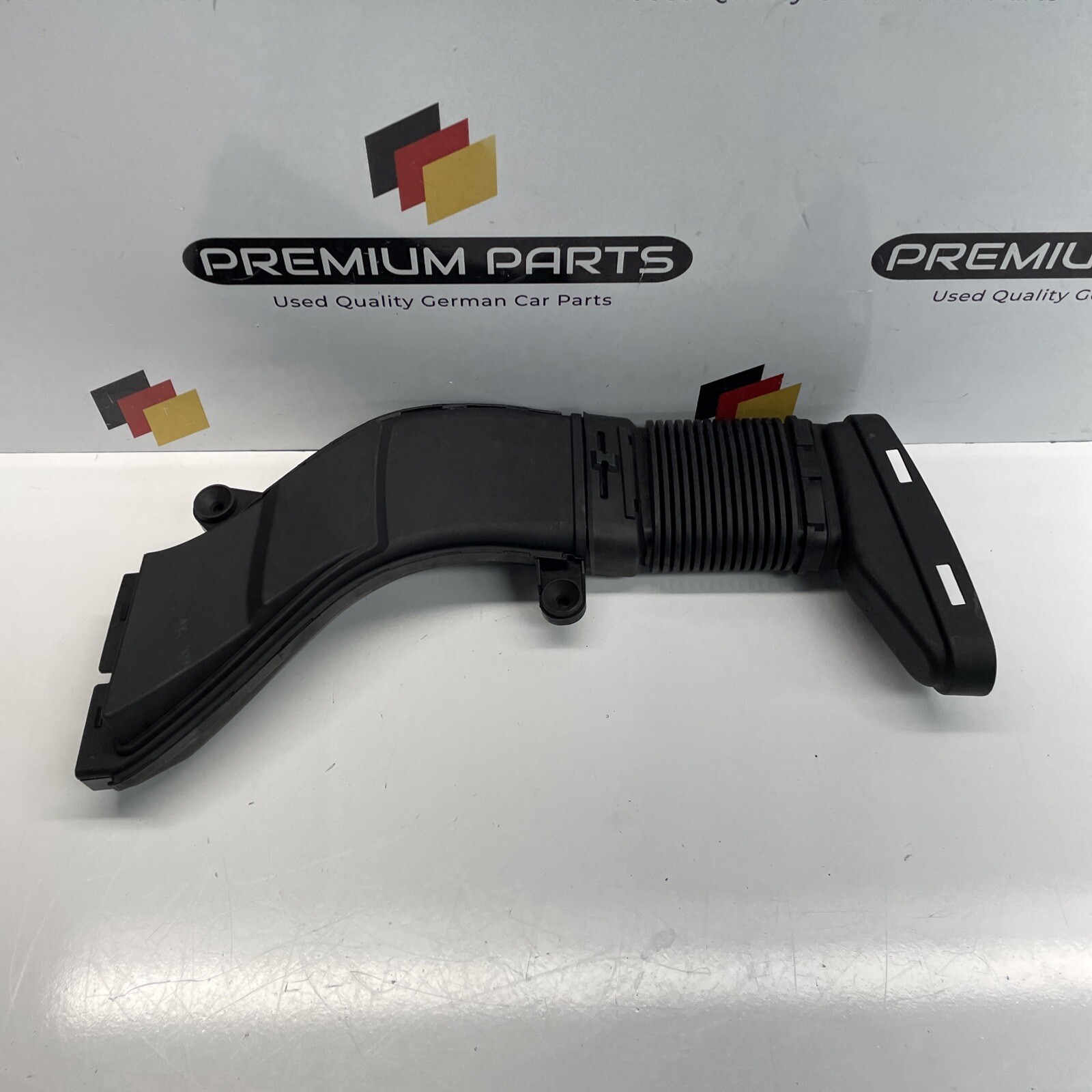 MERCEDES C E GLC W205, W213 X253 3.0 PETROL LEFT AIR INTAKE DUCT A2760902537