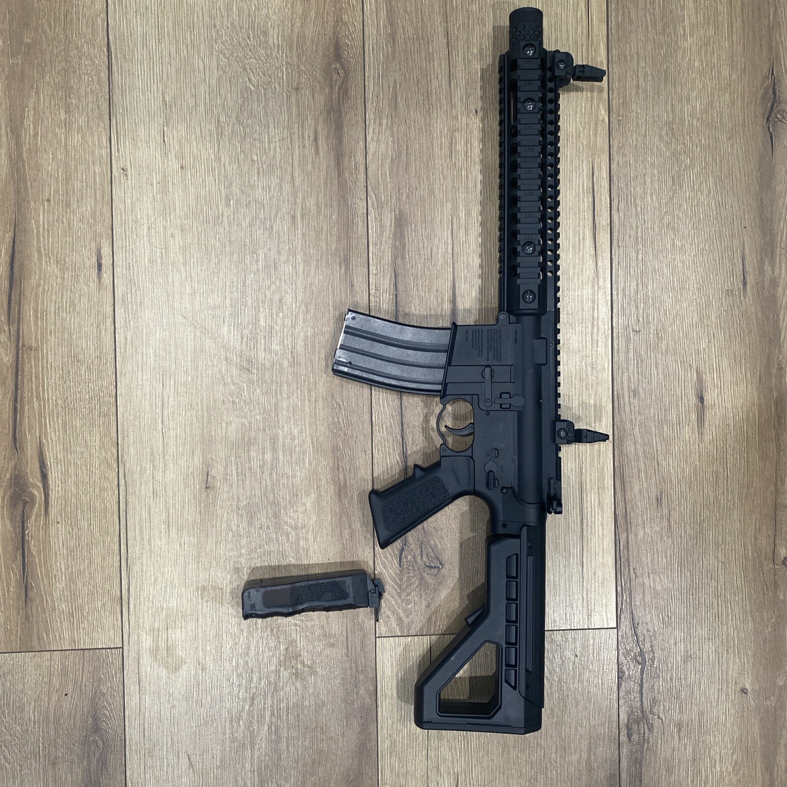 Crosman DPMS SBR Full-Auto BB Air Rifle - Black (‎DSBR2M)
