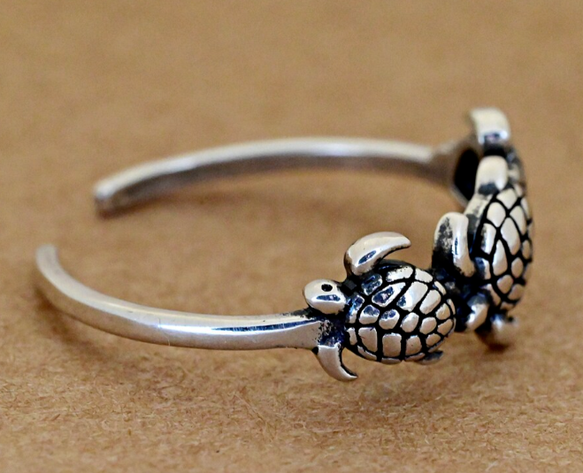 Daily Use Solid Metal ThreeTurtle Toe Ring For Womens White Gold Plated Silver